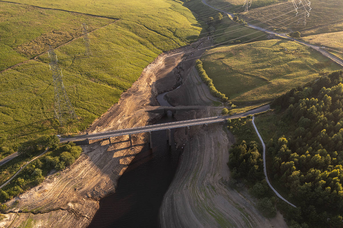 You are currently viewing Baitings Dam Seriously Low Waters – Incredible Drone Footage Reveals Hidden Packhorse Bridge